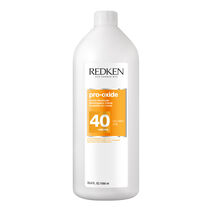 Developer Pro Oxide 40VOL - Descoloraçao e oxidantes By Redken | L'Oréal Partner Shop